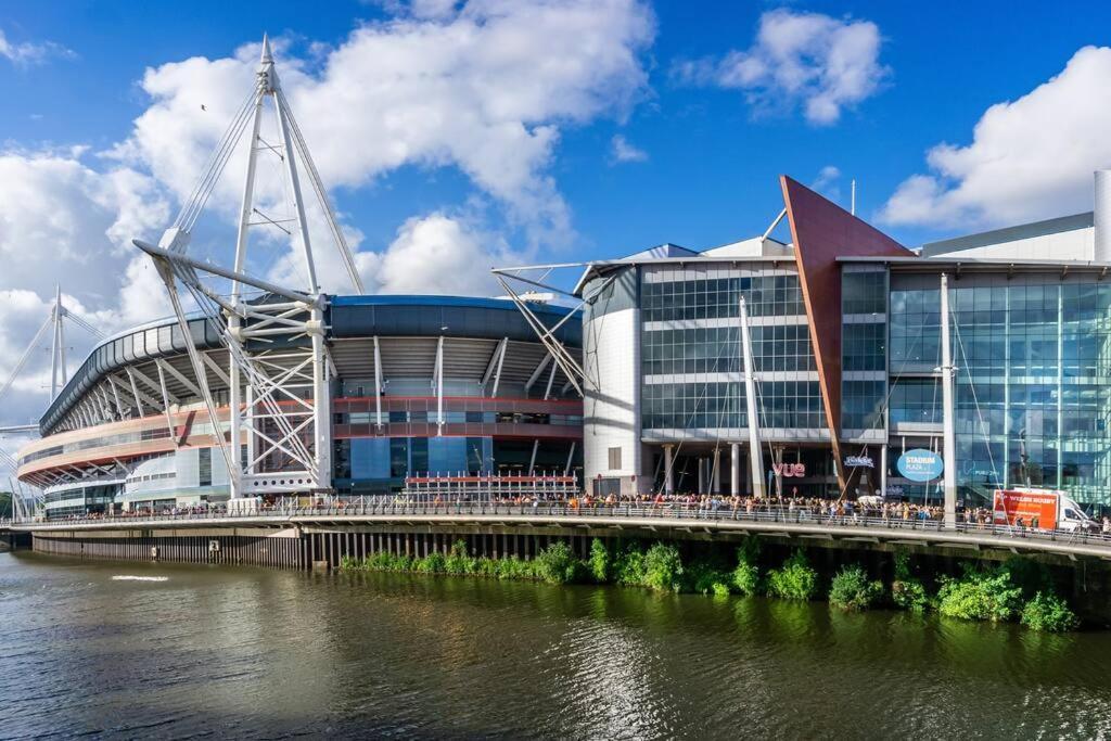 Luxury Riverfront Apartment Newport (Gwent) Exterior foto