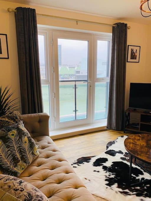 Luxury Riverfront Apartment Newport (Gwent) Exterior foto