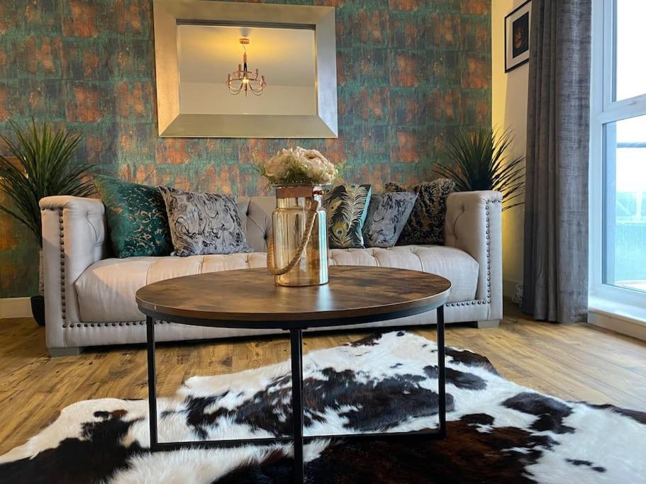 Luxury Riverfront Apartment Newport (Gwent) Exterior foto