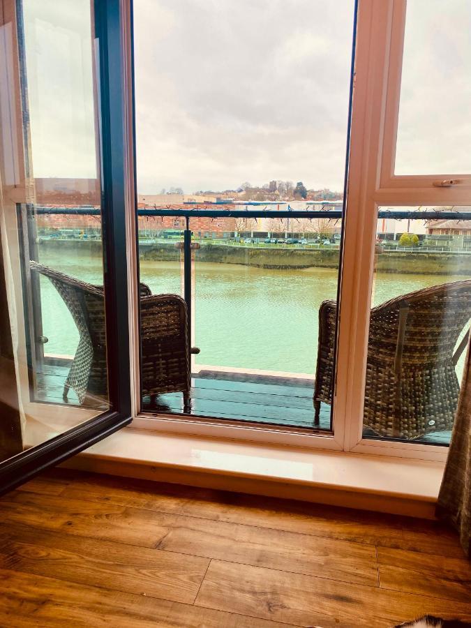 Luxury Riverfront Apartment Newport (Gwent) Exterior foto